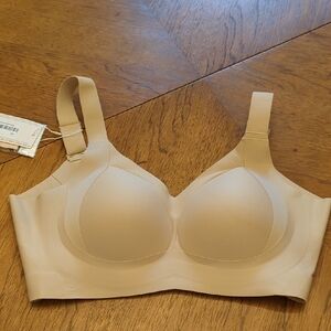 NWT Forlest Hannah Seamless Wireless Tan Bra